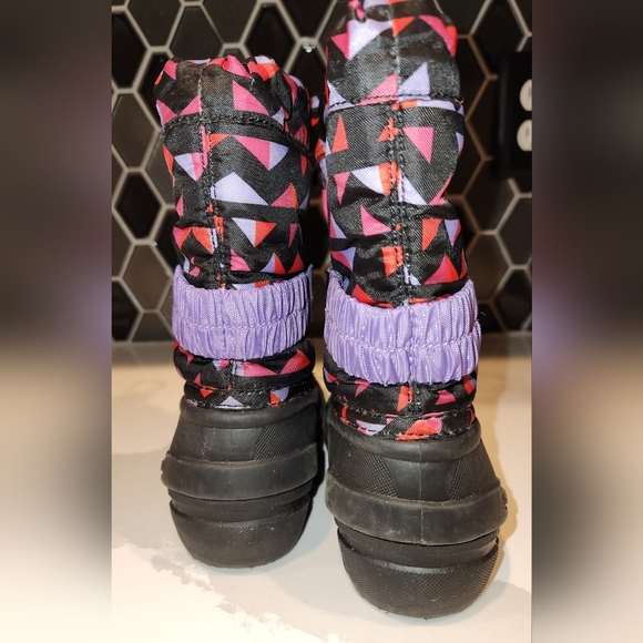 Sorel snow boots. Girls sz 6 - Picture 2 of 6